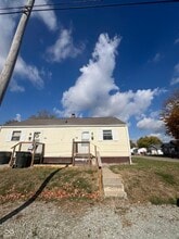 Building Photo - 702 W 23rd St