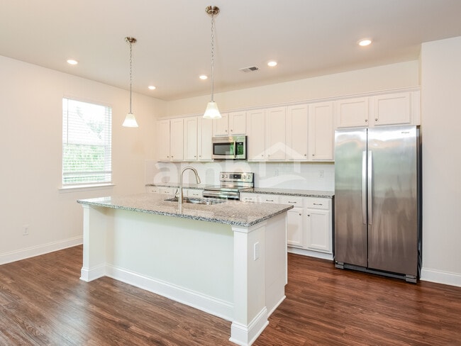 Building Photo - 205 Rivulet Dr