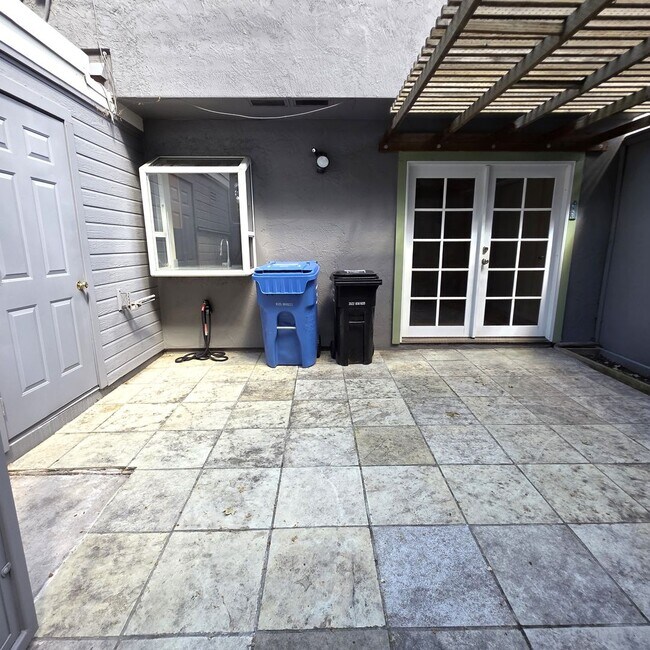 Foto del edificio - Cute 3BD/1.5BA Townhome with Great Commute location in Danville