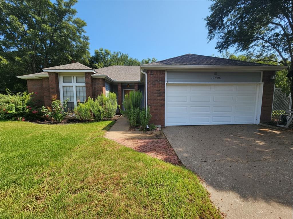 Foto principal - 13406 Briar Hollow Dr