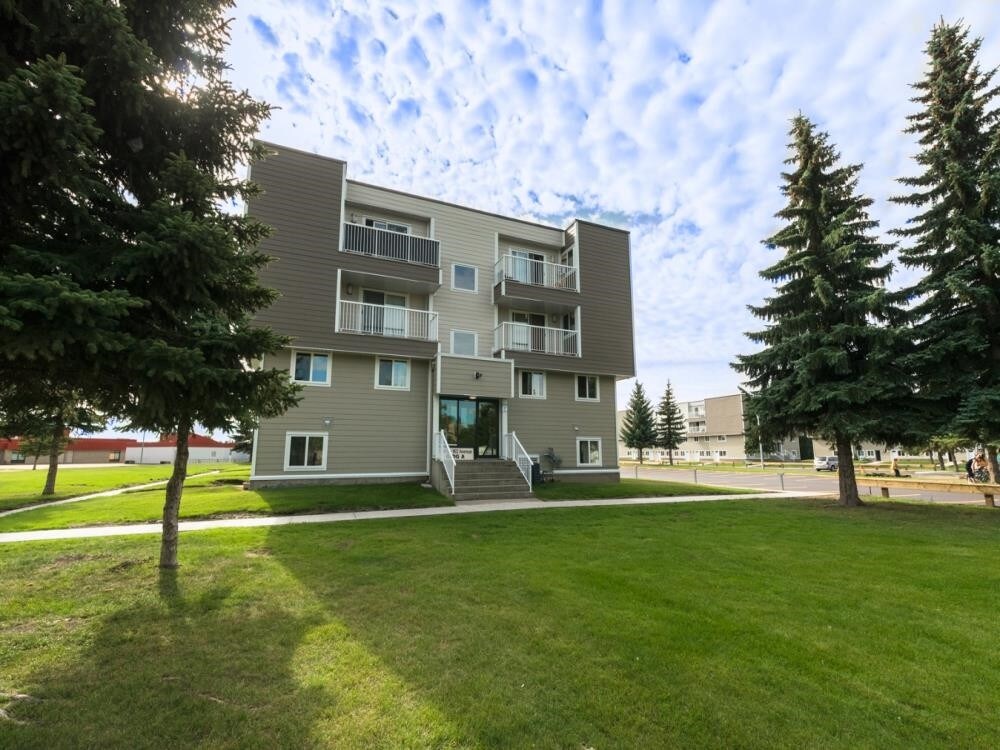 Meadowside Estates 11919 162nd Ave NW Edmonton, AB