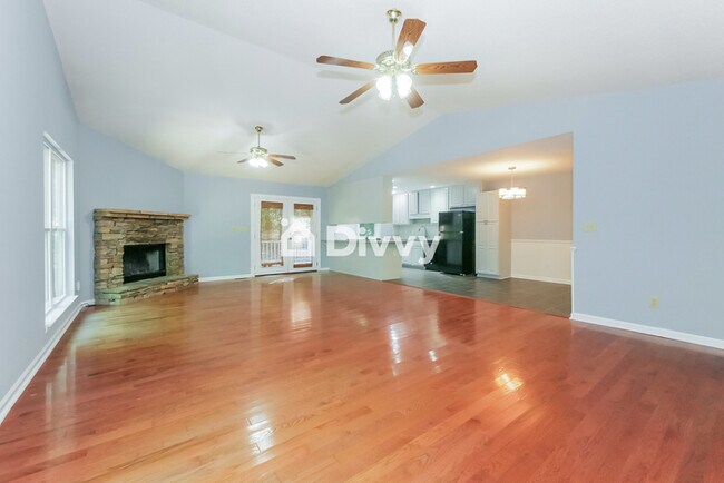 Foto del edificio - 5040 East Lake Parkway