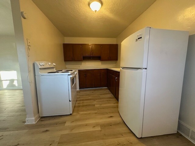 Foto del edificio - 1008 Anderson Pl