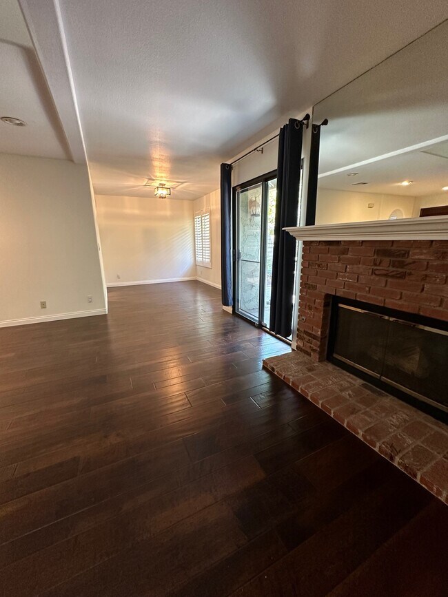 Building Photo - 29723 Strawberry Hill Dr