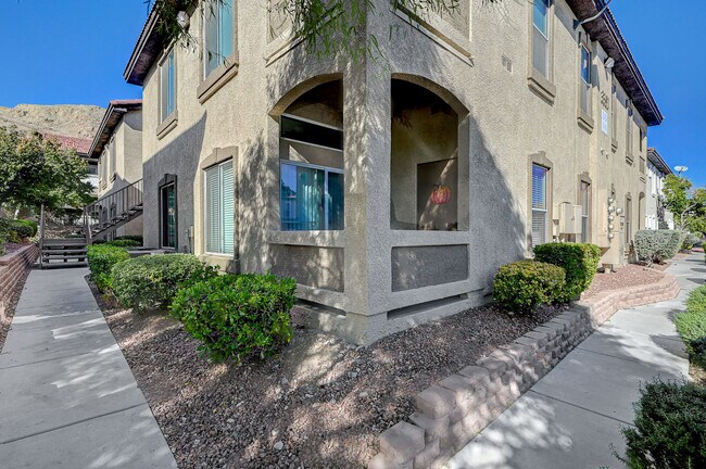 Building Photo - 3351 Indian Shadow St