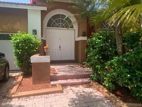 Building Photo - 11585 N Quayside Dr