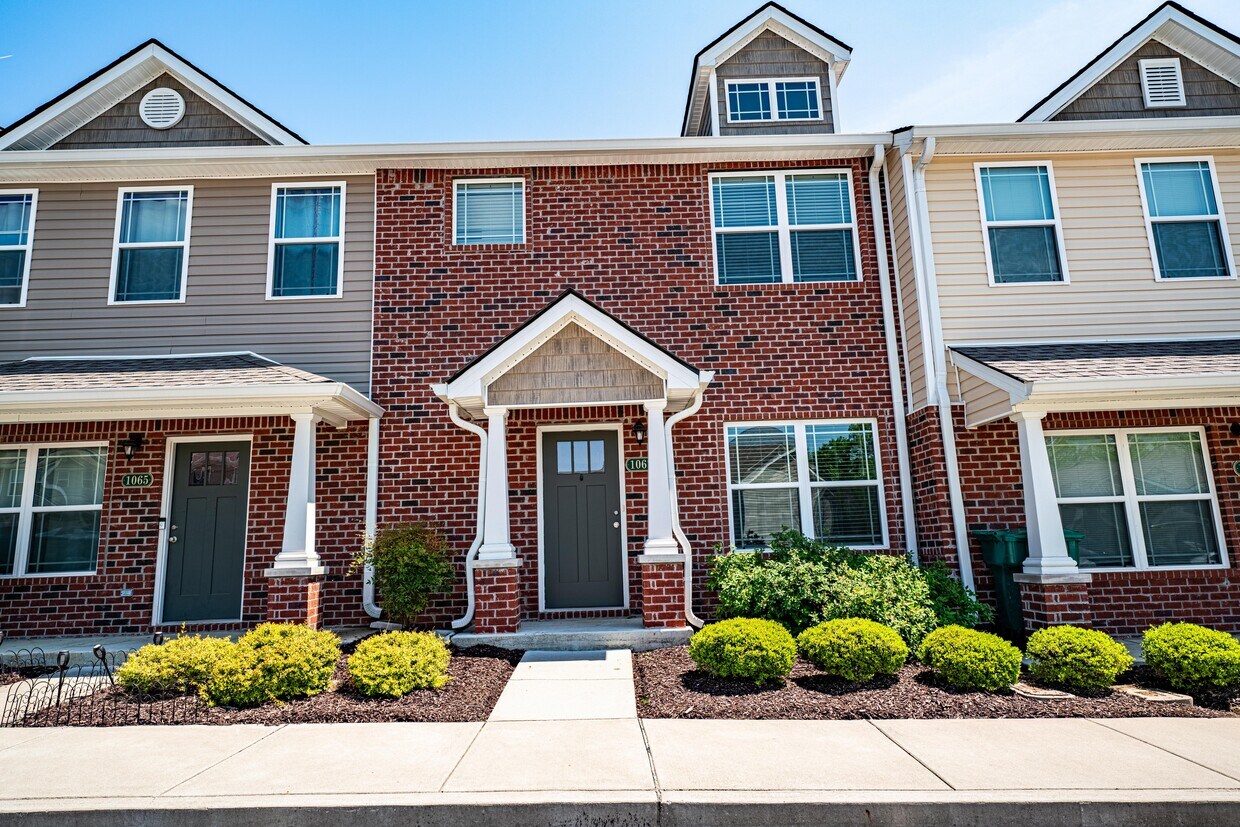 Primary Photo - 1067 Wells Way