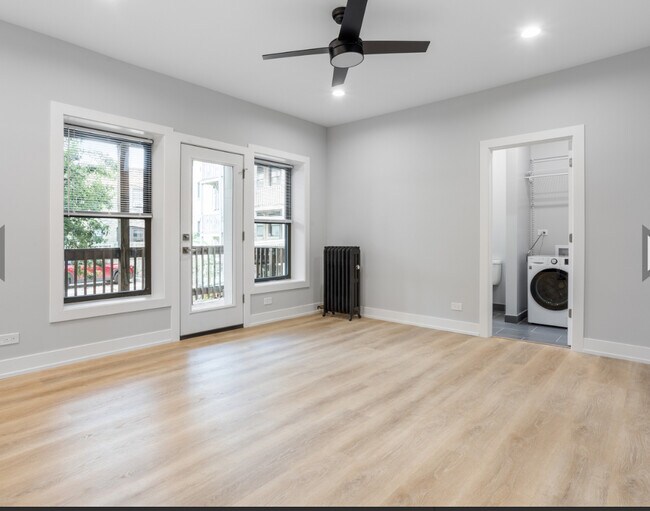Foto del edificio - 6931 N Lakewood Ave