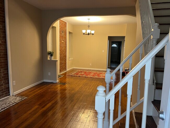 Primer piso - vista desde la entrada - 2730 Ann Ave