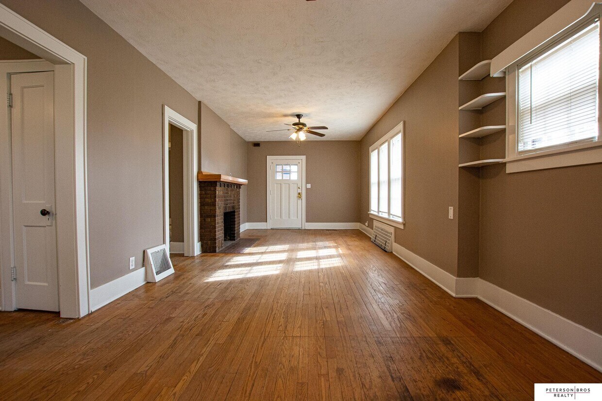 2764 Read St, Omaha, NE 68112 House for Rent in Omaha, NE