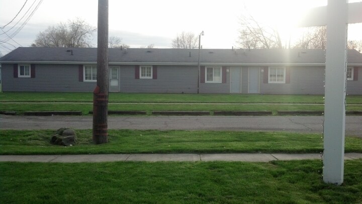 Building Photo - 583 Tyler St