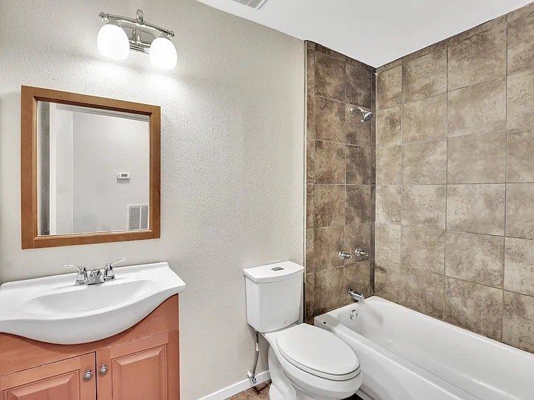 Photo - 19734 Lake Hollow Ln (Houston, TX)