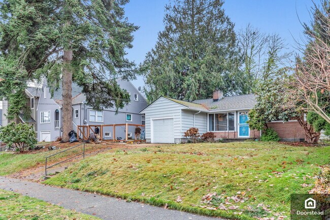 Building Photo - 8811 Ashworth Ave N