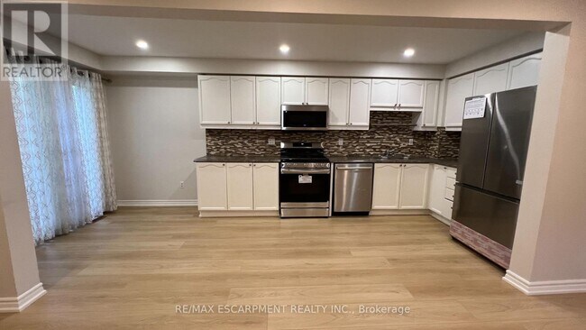 Building Photo - 2403 Susquehanna Ct