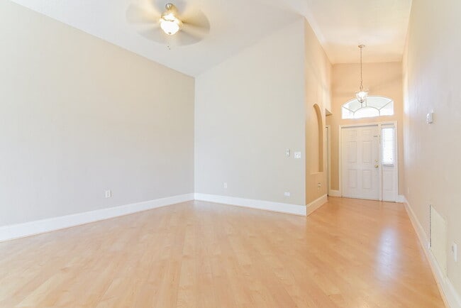 Foto del edificio - 5147 Pond View Ct