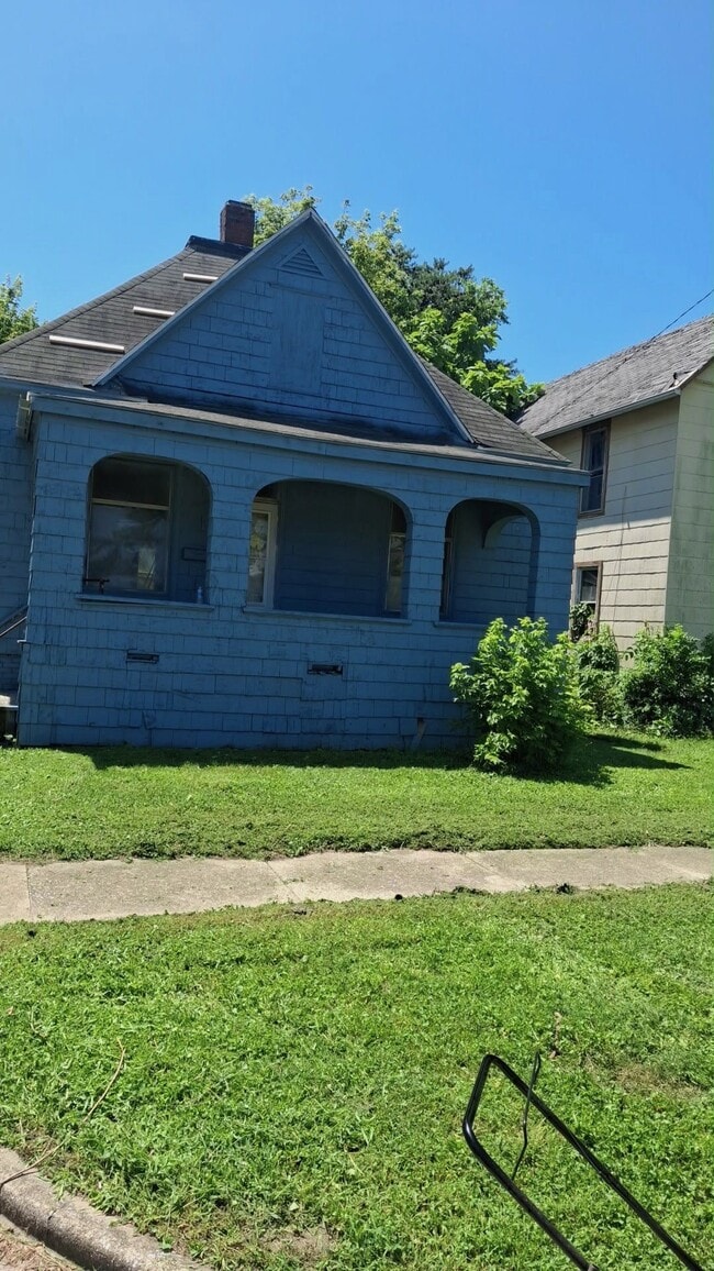 Building Photo - 1143 E Cleveland Ave