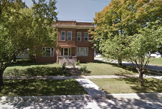 Building Photo - 803 State St