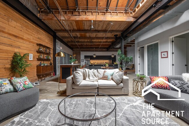 Foto del edificio - 3134 W Carroll Ave