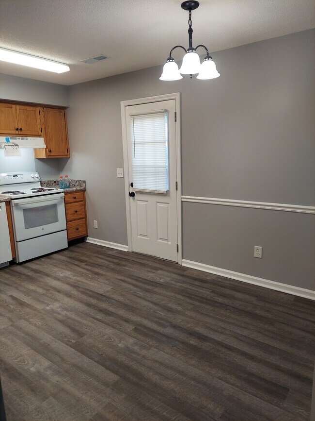 Cocina - 115 Shearer St