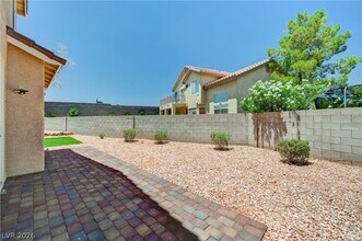 Building Photo - 7832 Blue Eagle Way