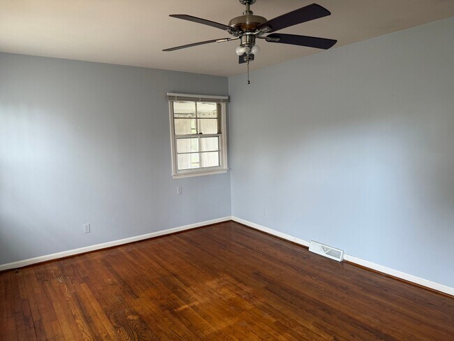 Foto del edificio - 4112 Ashmore Dr