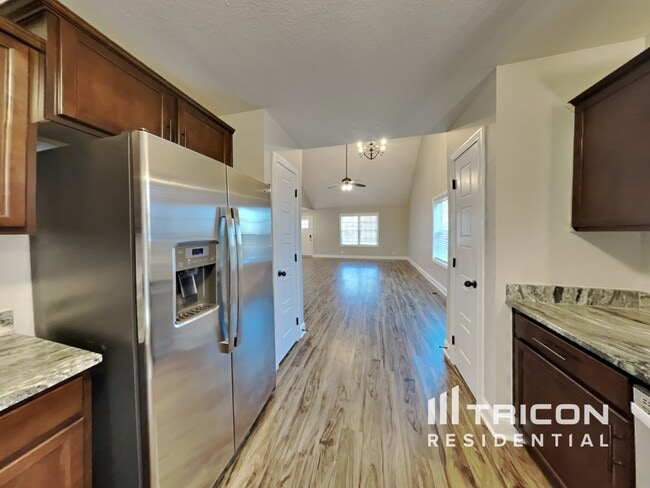 Building Photo - 2945 Lancelot Ln