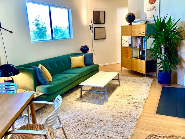 Foto del edificio - 2500 Abbot Kinney Blvd