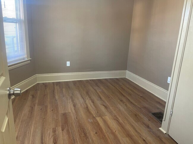 Foto del edificio - 1002 River St