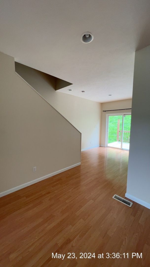 Foto del edificio - 539 Stewart St