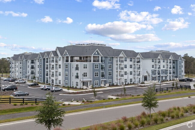 Building Photo - Oak Grove at Blake Farm