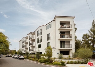 Building Photo - 4114 Vantage Ave