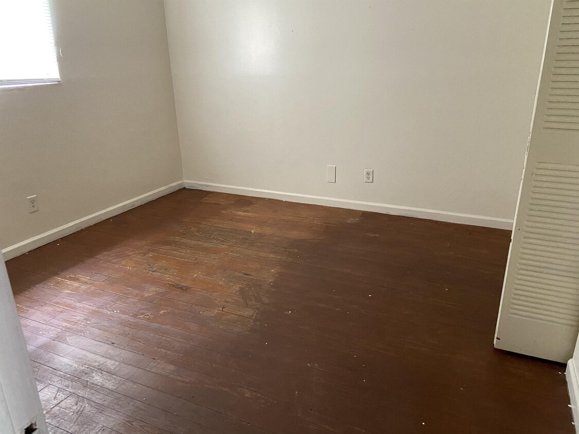 Foto del edificio - 404 E Brookwood Dr