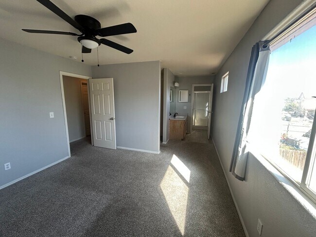 Building Photo - Pet Friendly Home!!!