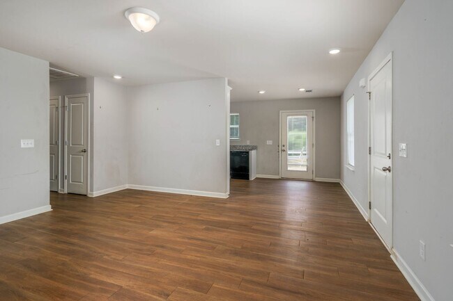 Foto del edificio - Nice 3 Bed 2 Bath House Available Now! Cal...
