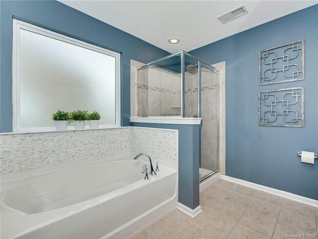 Building Photo - 5822 Castlecove Rd