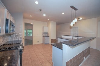 Building Photo - 2753 Foster Hill Dr