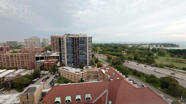 Foto del edificio - 3950 N Lake Shore Dr