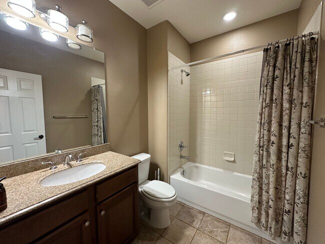 Building Photo - Beautiful 5 Bed 3 Bath Home in Banning Lew...
