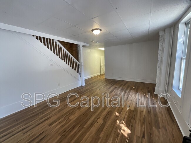 Foto del edificio - 250 W Jackson St