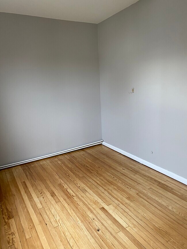 Building Photo - 11 Naples Ave