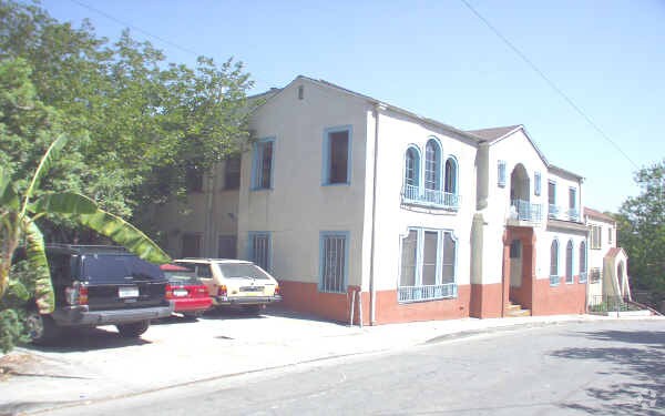 Foto del edificio - 3315 Larissa Dr