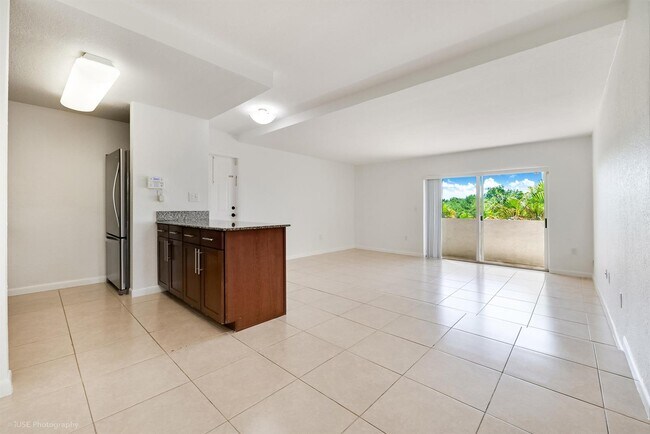 Building Photo - 8950 SW 69th Ct