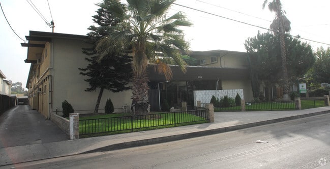 Building Photo - Copa de Oro
