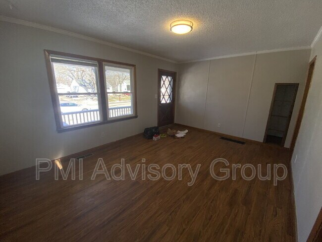 Foto del edificio - 745 SE Pinecrest Dr