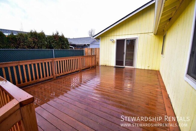 Foto del edificio - 5051 Forsythia St