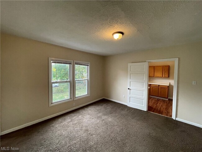 Foto del edificio - 1374 E 115th St