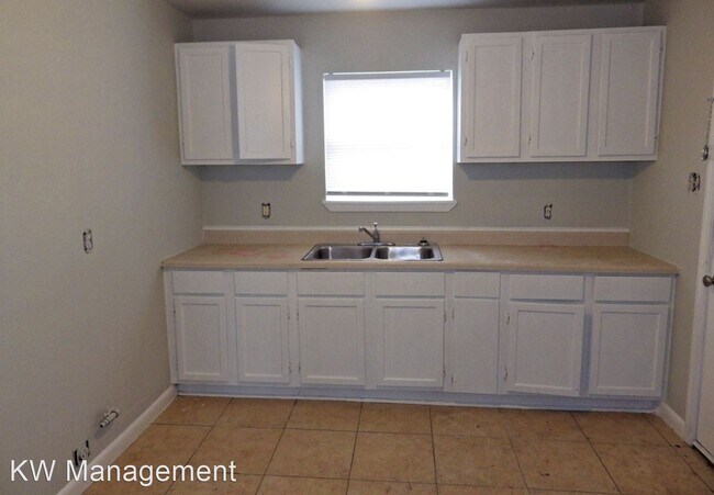 Building Photo - 2 br, 1 bath House - 8930 Duane