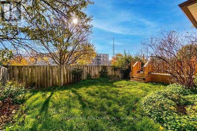 Building Photo - 40 Cotswold Ct