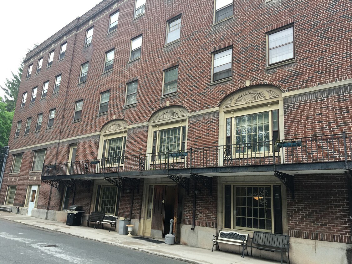 Foto del edificio - 72 Academy St