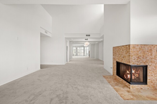 Foto del edificio - 2102 Century Park Ln